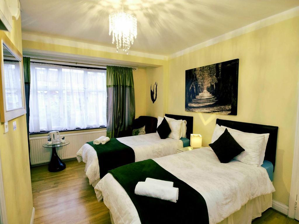 Gable Lodge London B&B Enfield Exterior foto