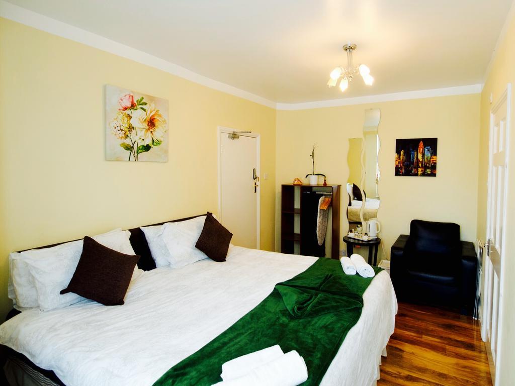 Gable Lodge London B&B Enfield Exterior foto