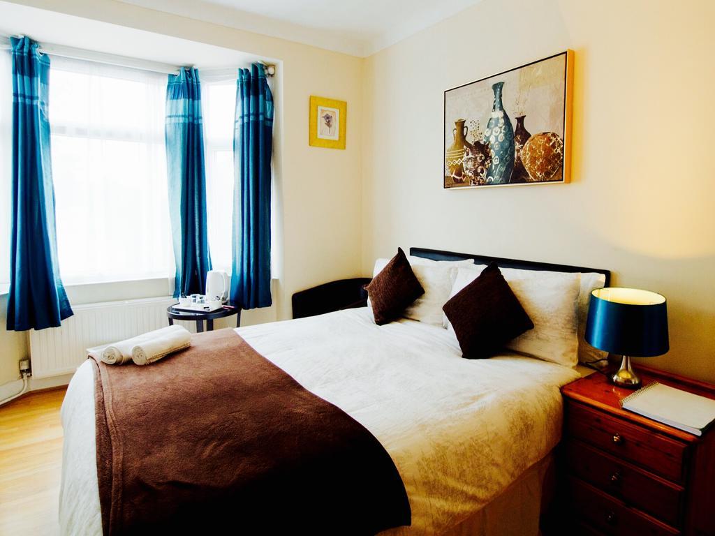 Gable Lodge London B&B Enfield Exterior foto