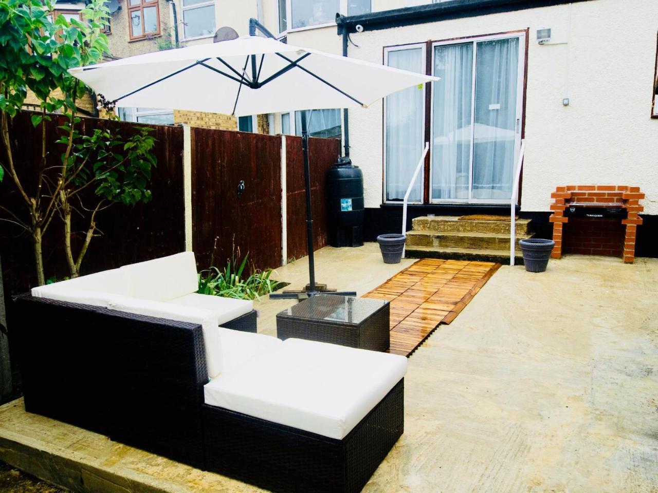 Gable Lodge London B&B Enfield Exterior foto